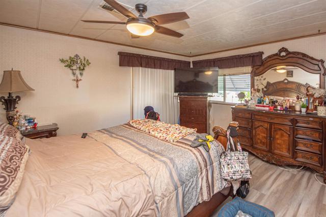 1010 Bobier Dr E, Vista CA: https://media.crmls.org/mediaz/886b7507-8837-41c9-beaa-c7e5c6769807.jpg