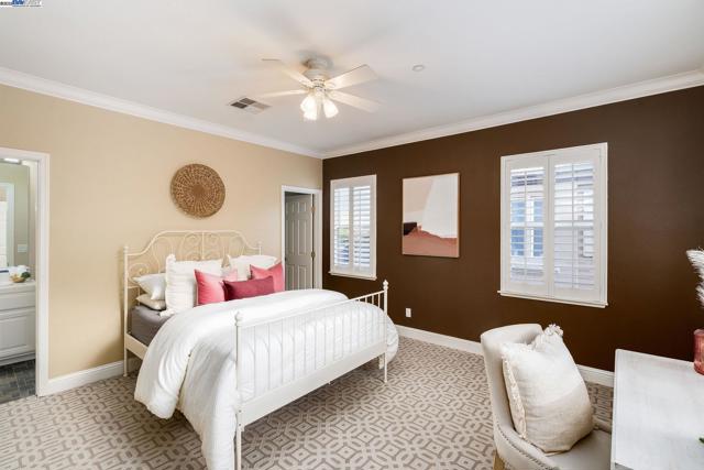 10828 Inspiration Cir, Dublin CA: https://media.crmls.org/mediaz/886befcf-7b8a-42d4-a8d0-ab0bfaa5a5a6.jpg