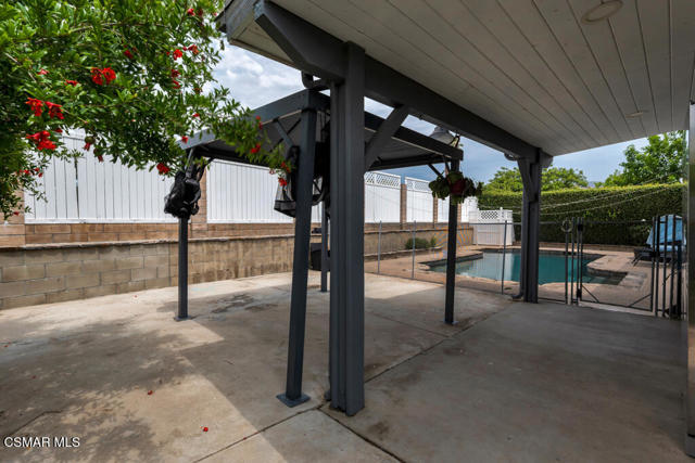 6211 Anastasia Street, Simi Valley CA: https://media.crmls.org/mediaz/886c0945-8ee4-4625-8728-a0bf1a080054.jpg