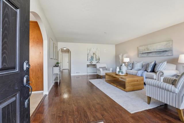 796 Gary Street, Gilroy CA: https://media.crmls.org/mediaz/886c5824-a98d-4d75-a897-967dc285cf4b.jpg