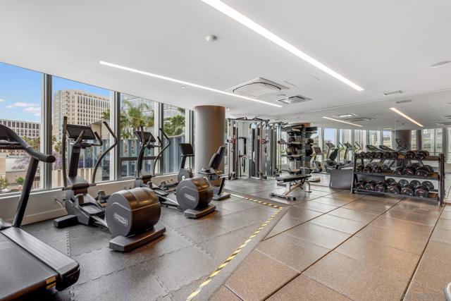 888 W E Street, San Diego CA: https://media.crmls.org/mediaz/886c5a53-a384-43a3-a14d-763a5221d387.jpg