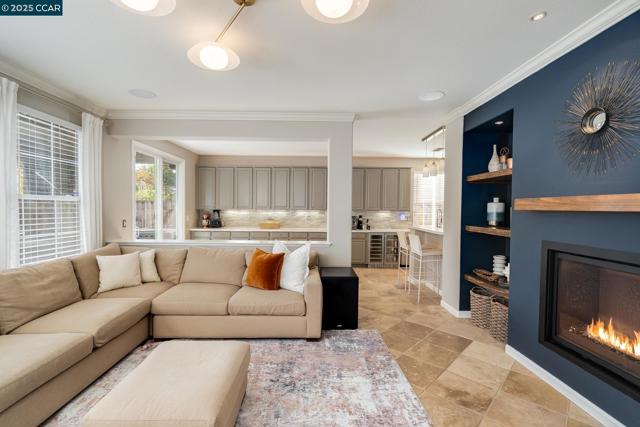 84 Plumeria Ct, Danville CA: https://media.crmls.org/mediaz/886c7017-a6ab-4090-ad24-50f2c08d4e03.jpg