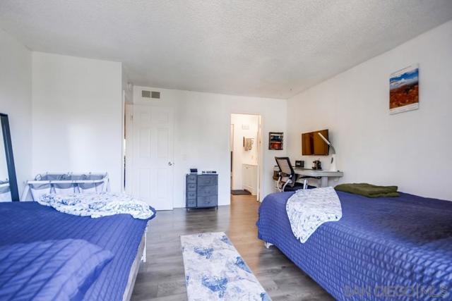 5350 Baltimore Drive, La Mesa CA: https://media.crmls.org/mediaz/886cff14-cb34-4e52-909c-55462d1d1474.jpg