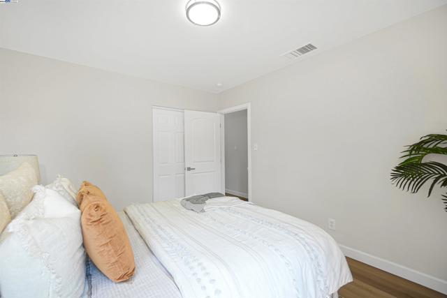 23639 Odom Dr, Hayward CA: https://media.crmls.org/mediaz/886d99e3-c15c-430c-8bc0-d9448589cce2.jpg