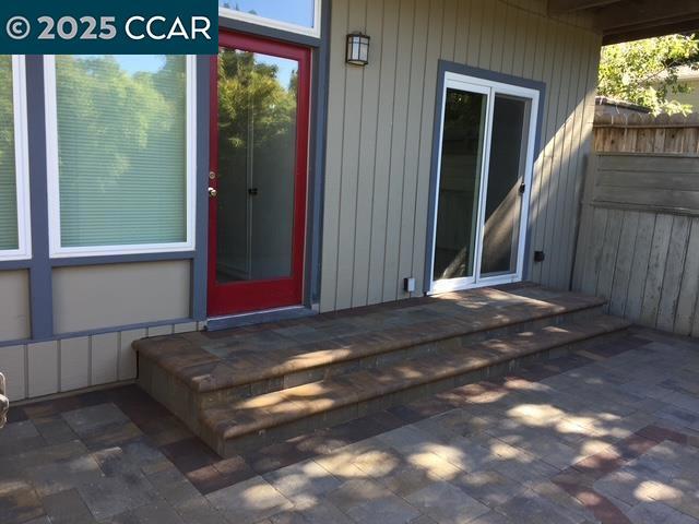 891 Bell Street, Lafayette CA: https://media.crmls.org/mediaz/886e2846-3cff-4983-9d84-d7ad09cff788.jpg