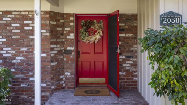 Detail Gallery Image 2 of 38 For 2050 E Woodlyn Rd, Pasadena,  CA 91104 - 3 Beds | 2 Baths