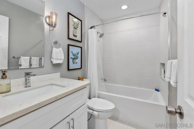 3985 Wabaska, San Diego CA: https://media.crmls.org/mediaz/886fa789-4d37-4836-a7fb-4ba4a2d94adf.jpg