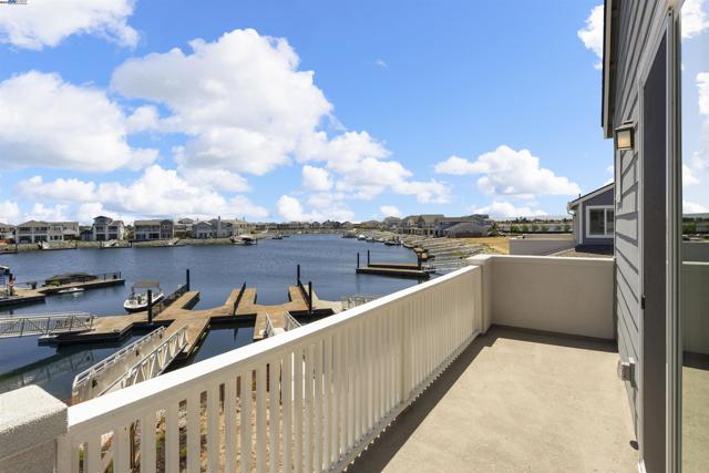 101 Sea Gate Place, Bethel Island CA: https://media.crmls.org/mediaz/886fd9de-a8e6-495f-966d-4c291049850f.jpg