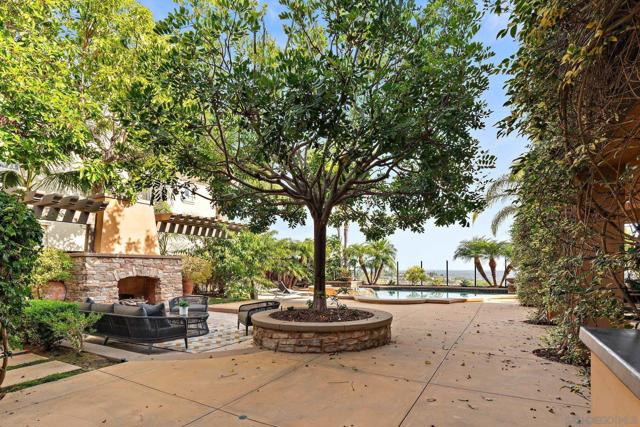 3219 Corte Paloma, Carlsbad CA: https://media.crmls.org/mediaz/886fd9fd-e06f-403a-a77e-f8948e5f5cc4.jpg