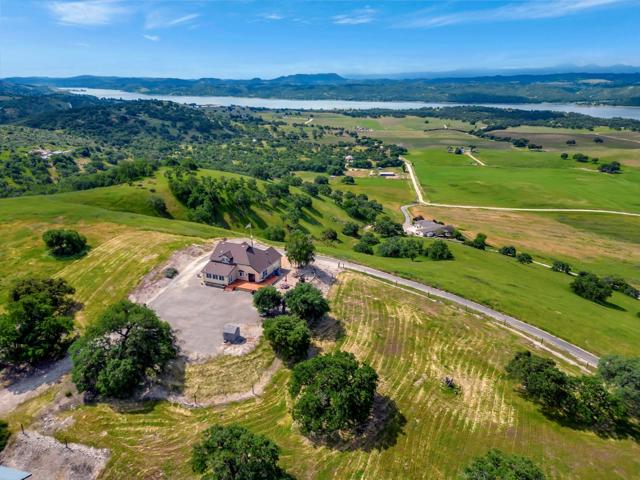 70500 Bradley Lockwood Road, Lockwood CA: https://media.crmls.org/mediaz/887062be-cddb-4bf7-8c10-6c251563991c.jpg