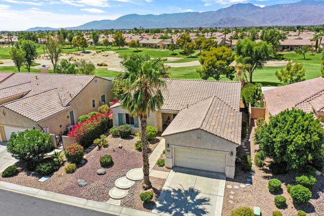 81193 Avenida Tres Lagunas, Indio CA: https://media.crmls.org/mediaz/8870753f-364a-469c-977f-90a3146bbe38.jpg