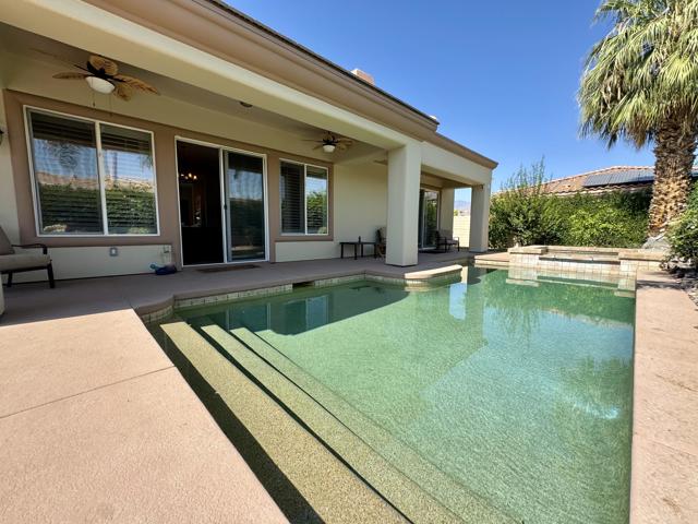 34 Calle La Reina, Rancho Mirage CA: https://media.crmls.org/mediaz/8870f8ed-6423-4c8b-baf5-758e065d6032.jpg