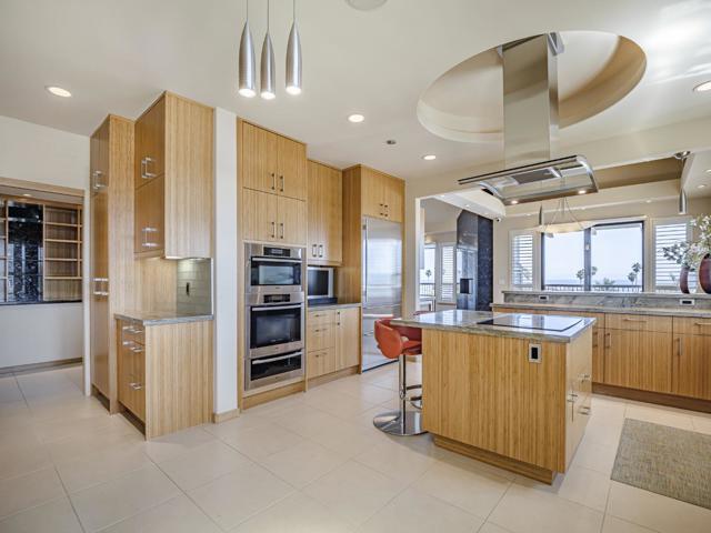 515 2nd Street, Santa Cruz CA: https://media.crmls.org/mediaz/88733300-529c-40aa-a9d4-c45fd4455a5c.jpg