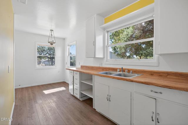 1211 Cruzero Street, Ojai CA: https://media.crmls.org/mediaz/88740feb-4a15-43b7-9963-429ebbf1f570.jpg