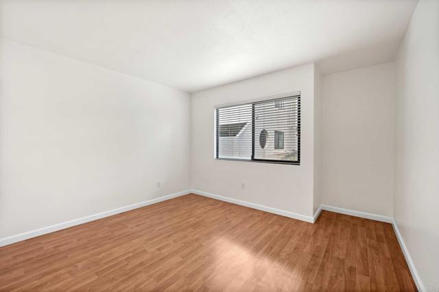 Detail Gallery Image 9 of 30 For 337 N Melrose Dr #E,  Vista,  CA 92083 - 2 Beds | 2 Baths