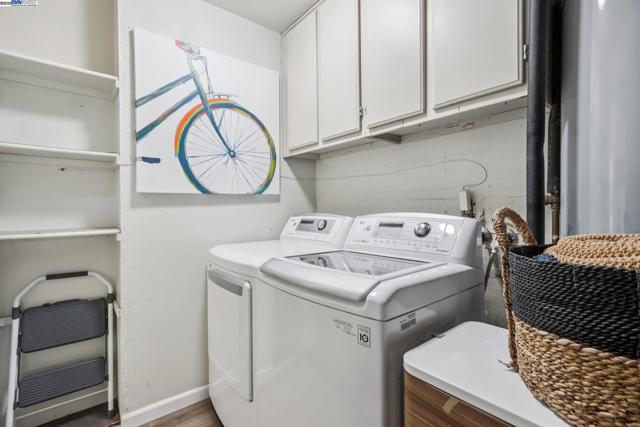 974 Clinton Pl, Pleasanton CA: https://media.crmls.org/mediaz/88746461-5174-4640-afff-dbc1968ddb70.jpg
