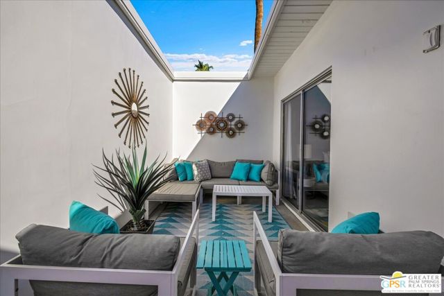 657 N Juanita Drive, Palm Springs, CA 92262