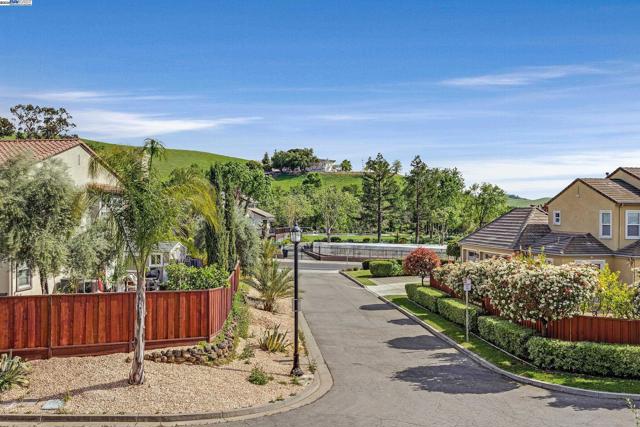 5719 Dimas Ct, Pleasanton CA: https://media.crmls.org/mediaz/887606c2-a673-4004-b0d1-94ad69330712.jpg