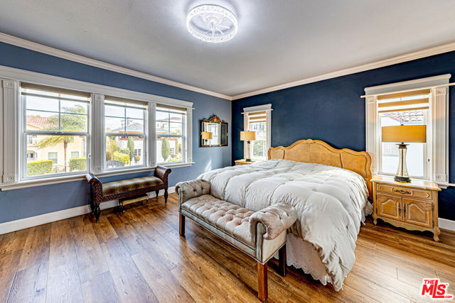 821 Lorraine Boulevard, Los Angeles CA: https://media.crmls.org/mediaz/88770342-f40c-441d-a843-378ef0516d1f.jpg