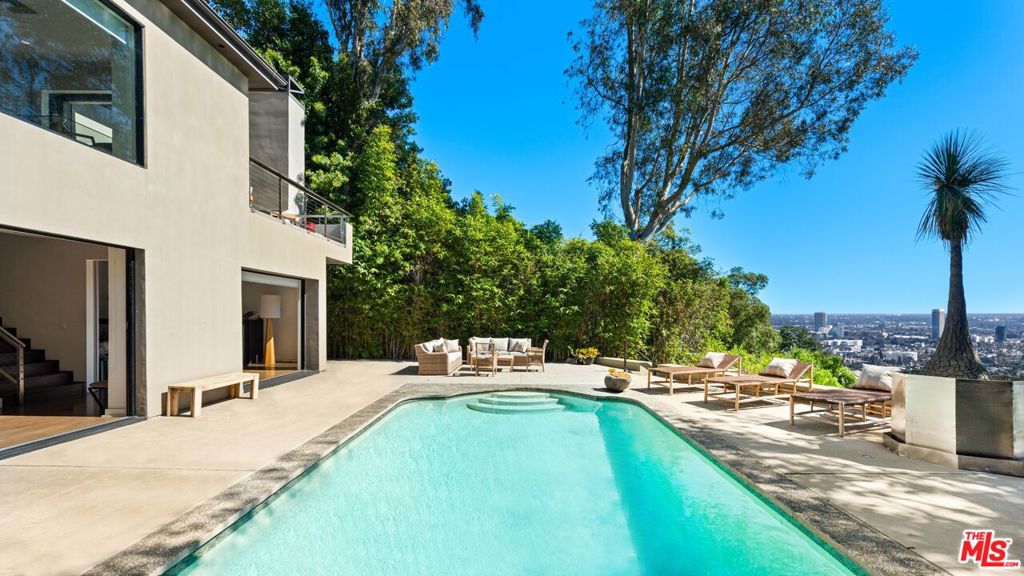 8540 Hedges Way