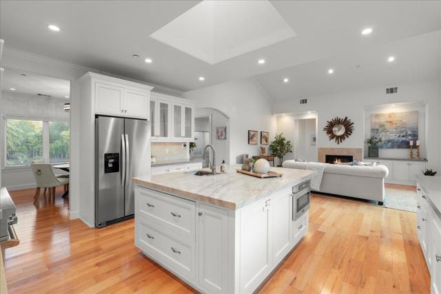 15211 Becky Lane, Monte Sereno CA: https://media.crmls.org/mediaz/8877697a-c644-41cf-811c-d478e05635cb.jpg
