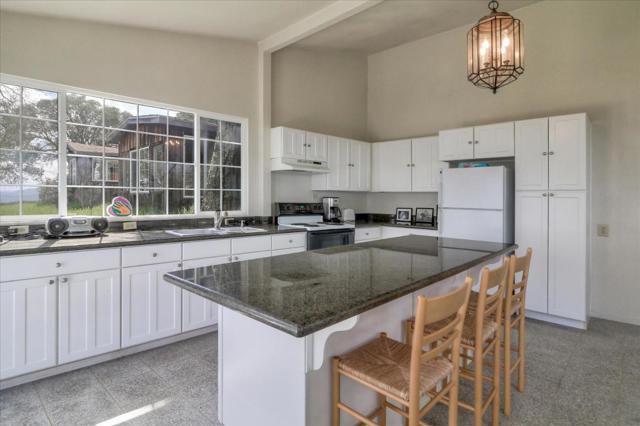 500 El Caminito Road, Carmel Valley CA: https://media.crmls.org/mediaz/88786702-2d0e-4aab-b961-256da27098c4.jpg