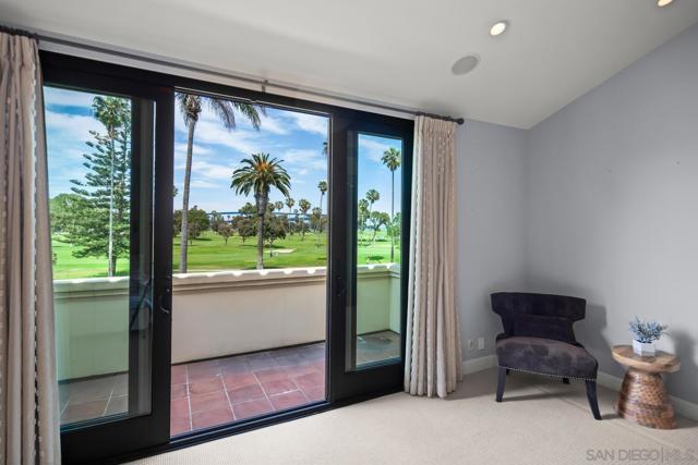 650 Glorietta Blvd, Coronado CA: https://media.crmls.org/mediaz/88789763-8a96-47c8-8276-6ea07adad23d.jpg