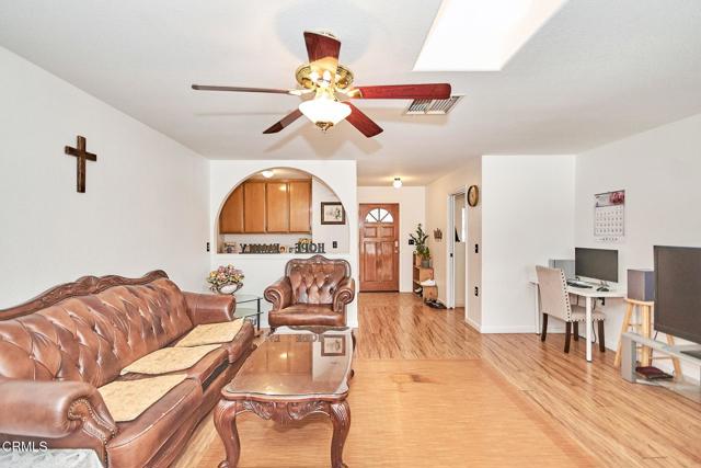 Detail Gallery Image 8 of 49 For 9527 Riggins Rd, Phelan,  CA 92371 - 4 Beds | 2/1 Baths