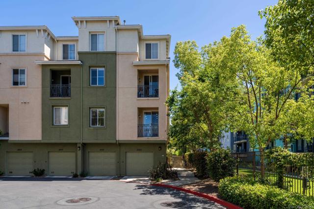 4952 Haight Terrace, San Diego CA: https://media.crmls.org/mediaz/887900de-5239-44cf-8436-8bebd157bf9e.jpg