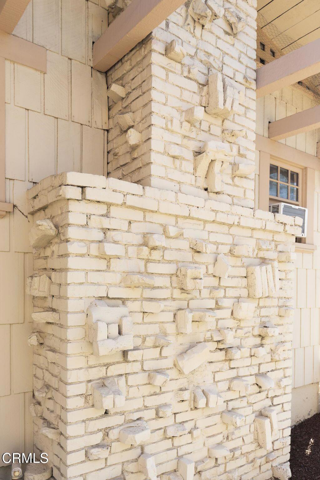 https://media.crmls.org/mediaz/887a471c-c828-476d-a040-69e6bc1361c6.jpg?preset=X-Large