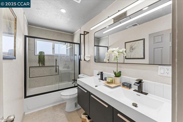 365 Pestana Pl, Livermore CA: https://media.crmls.org/mediaz/887a4885-c270-4a6d-93b0-153cb209f69d.jpg