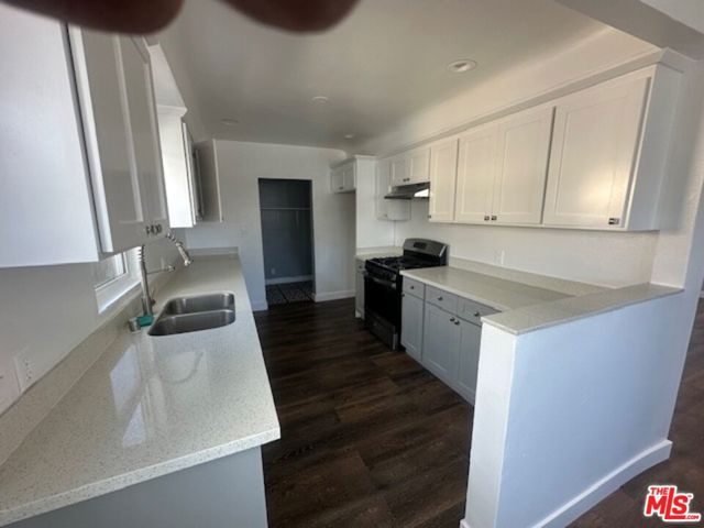 228 E 89th Street, Los Angeles CA: https://media.crmls.org/mediaz/887a5990-bc60-45b7-864b-d49210a81364.jpg