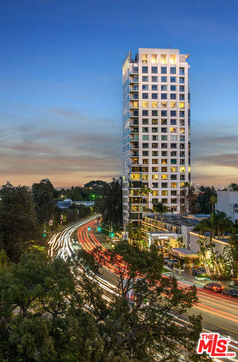 1200 Club View Drive, Los Angeles CA: https://media.crmls.org/mediaz/887a713f-366c-4323-a718-72d5a74f2a6c.jpg