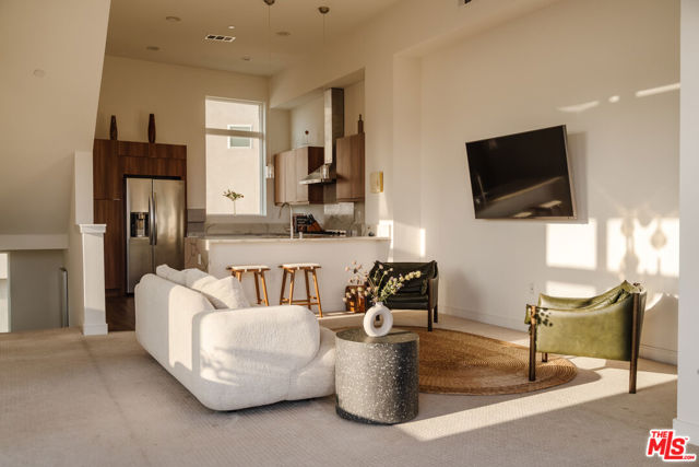 1124 W Panorama Way, Los Angeles CA: https://media.crmls.org/mediaz/887a7c8c-5482-46b6-aed4-7cdf91b761b0.jpg
