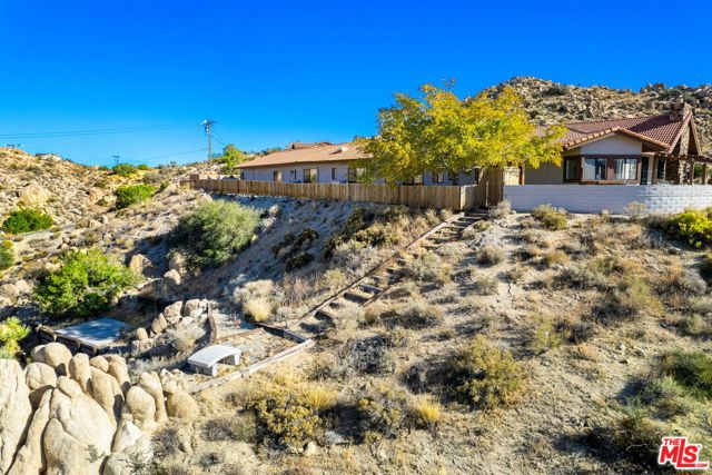 57387 San Juan Road, Yucca Valley CA: https://media.crmls.org/mediaz/887b2db3-c73d-4928-990e-f88e6e741c8d.jpg