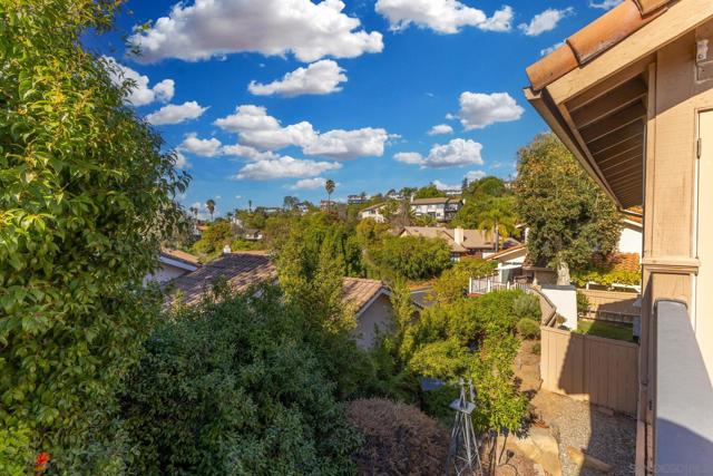 1363 Timberpond Dr, El Cajon CA: https://media.crmls.org/mediaz/887bb600-d190-45bd-8a22-fb2cf0f3670d.jpg