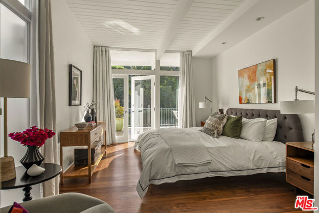 2544 Greenvalley Road, Los Angeles CA: https://media.crmls.org/mediaz/887c49e7-513e-42b8-b5f5-2945a0d8fe82.jpg