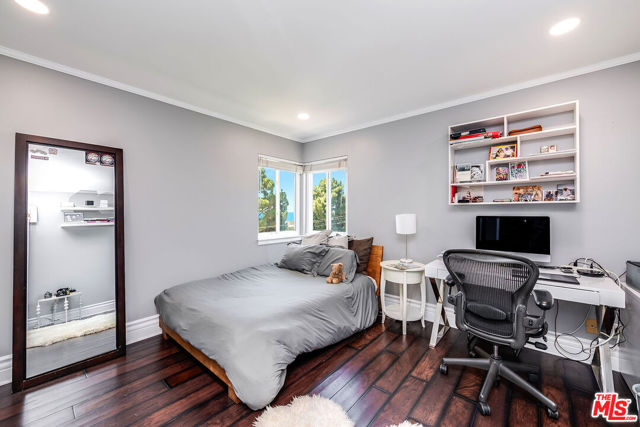 2223 Mcrae Drive, San Pedro CA: https://media.crmls.org/mediaz/887d4fa5-047c-428c-8749-d2a08c9b31bd.jpg
