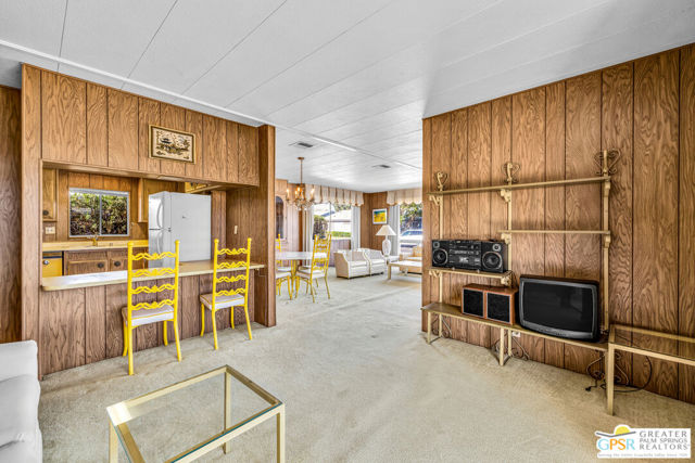 39163 Warm Springs Drive, Palm Desert CA: https://media.crmls.org/mediaz/887e4f27-c0ba-42a2-8bf4-08be51eaf1c1.jpg