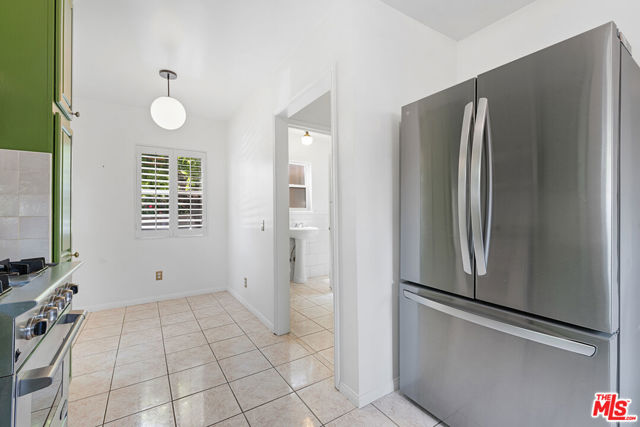 1205 Appleton Way, Venice CA: https://media.crmls.org/mediaz/887e9f0d-f4a3-41ed-8e84-27da1284bc55.jpg