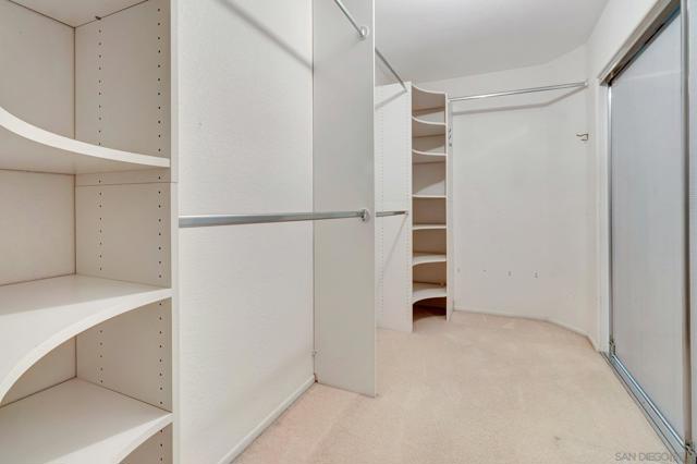 11515 Corte Playa Las Brisas, San Diego CA: https://media.crmls.org/mediaz/887ed602-bc2c-43ff-ab06-e77ce3156ae1.jpg