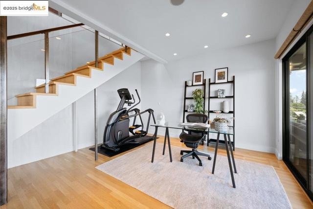 310 Pacific Ave, Piedmont CA: https://media.crmls.org/mediaz/887efdd0-119d-4c3a-a8af-410e9333199b.jpg