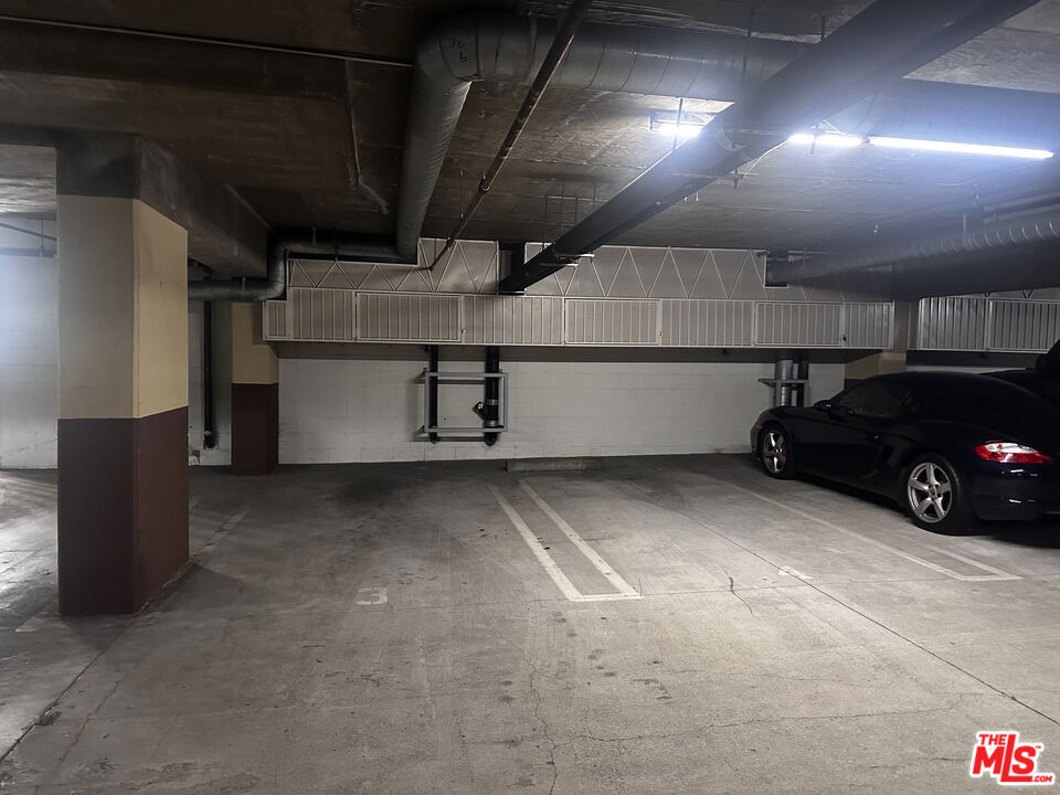 https://media.crmls.org/mediaz/887f534b-0515-4e9b-9dbc-9d7b1d8679fe.jpg?preset=X-Large
