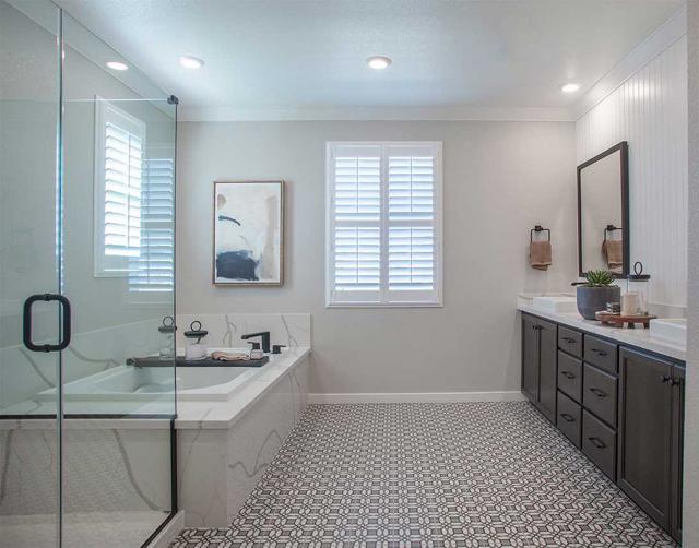 2426 Lake Club, Fairfield CA: https://media.crmls.org/mediaz/887f8cd5-641f-41ba-bd67-f3e00acce2ce.jpg