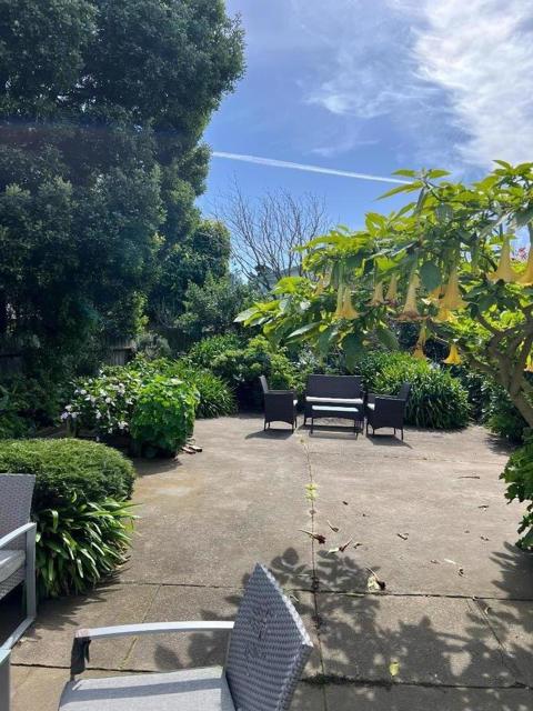 459 Flood Avenue, San Francisco CA: https://media.crmls.org/mediaz/887f8f94-bd33-4011-ad0d-868e74b23739.jpg