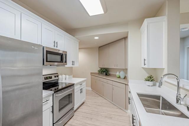 35580 Monterra Terrace, Union City CA: https://media.crmls.org/mediaz/88800c36-7763-48c9-bed0-d004925b870f.jpg