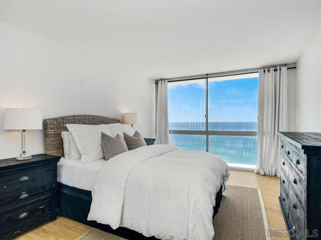 1760 Avenida del Mundo, Coronado CA: https://media.crmls.org/mediaz/8880d8a4-3388-44cf-b3b3-23902f39d590.jpg