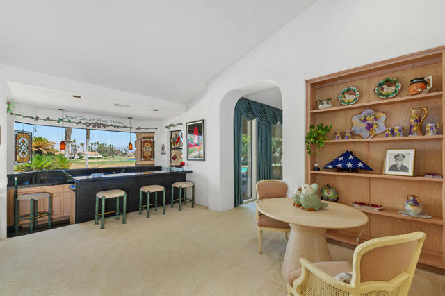 346 Crest Lake Drive, Palm Desert CA: https://media.crmls.org/mediaz/888115ba-ce4e-4c04-b9ce-8663cb066655.jpg