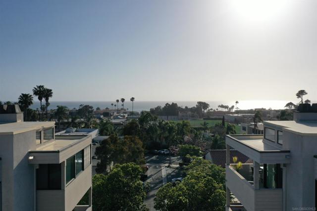 7550 Eads Ave, La Jolla CA: https://media.crmls.org/mediaz/88815d15-c150-42f8-954f-95178edc86b7.jpg