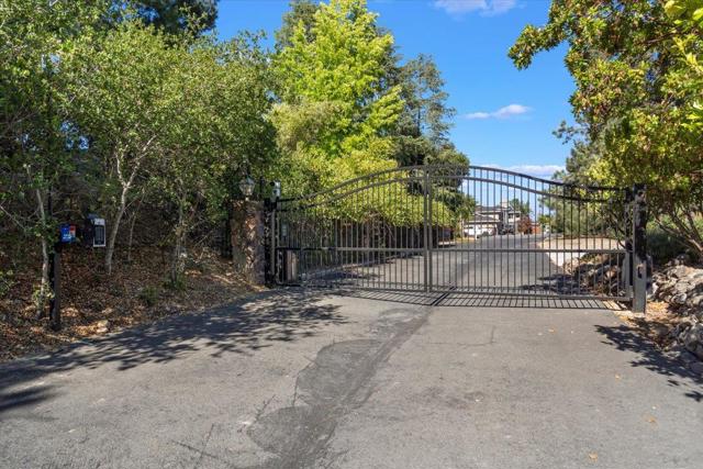 1501 Welburn Avenue, Gilroy CA: https://media.crmls.org/mediaz/8881733c-b9c5-488f-bef4-12a20a4e244a.jpg